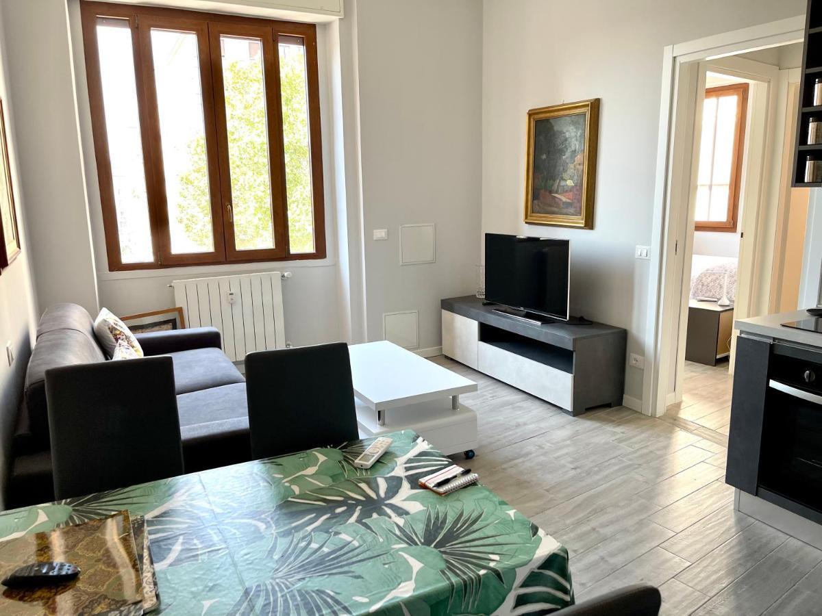 Enzo Lägenhet Milano Exteriör bild