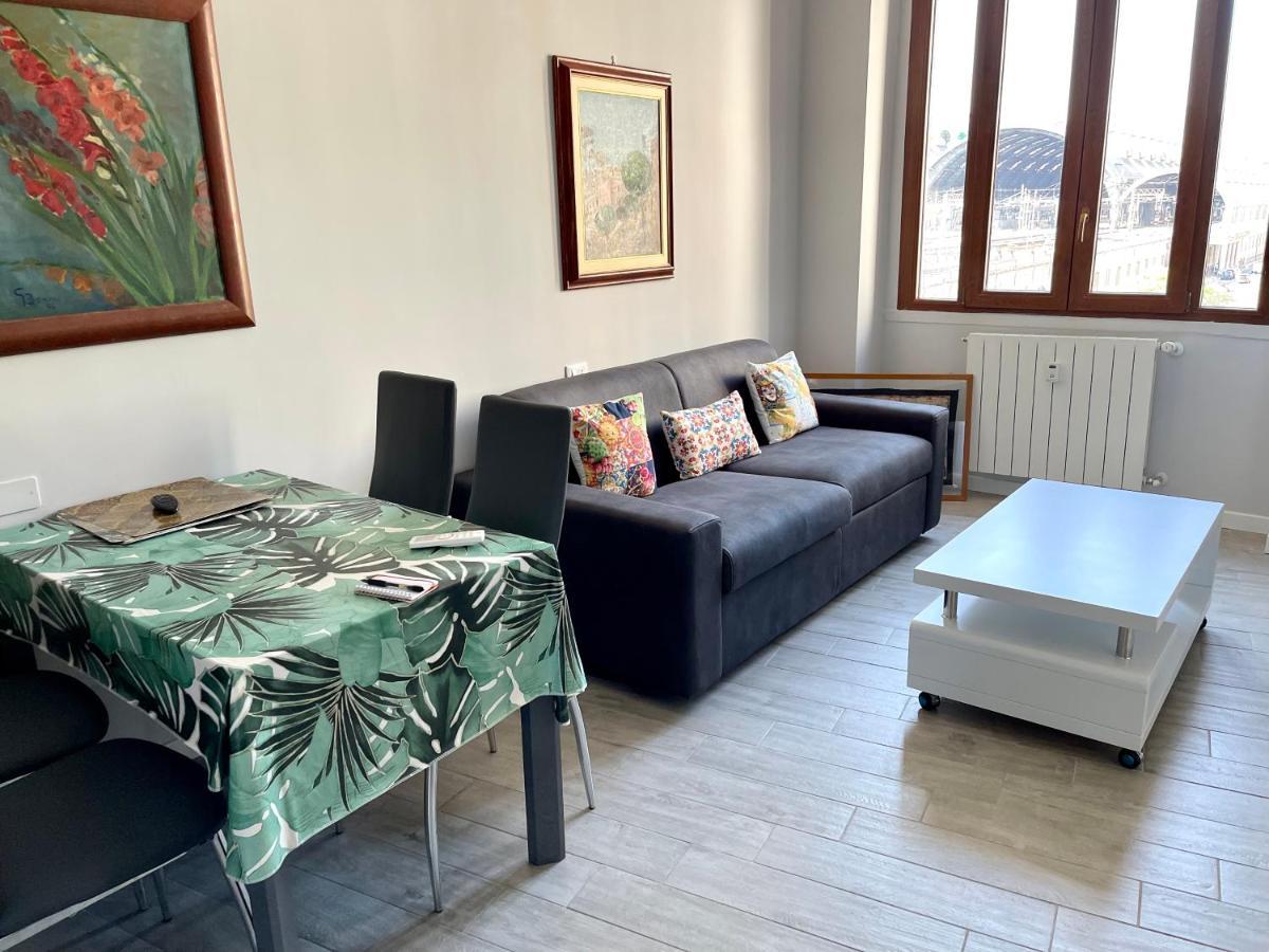 Enzo Lägenhet Milano Exteriör bild
